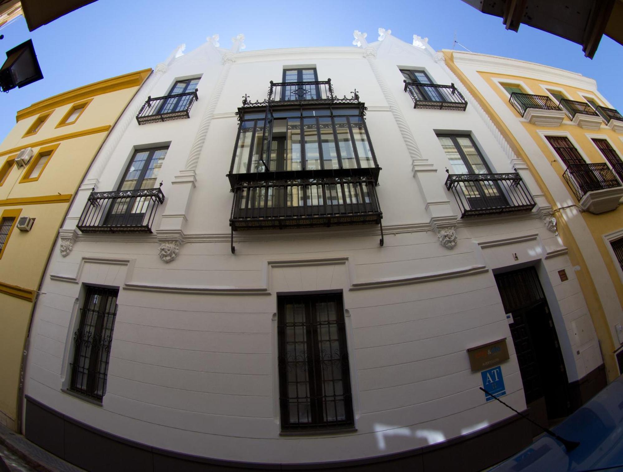 Life Apartments Alberto Lista Sevilla Buitenkant foto